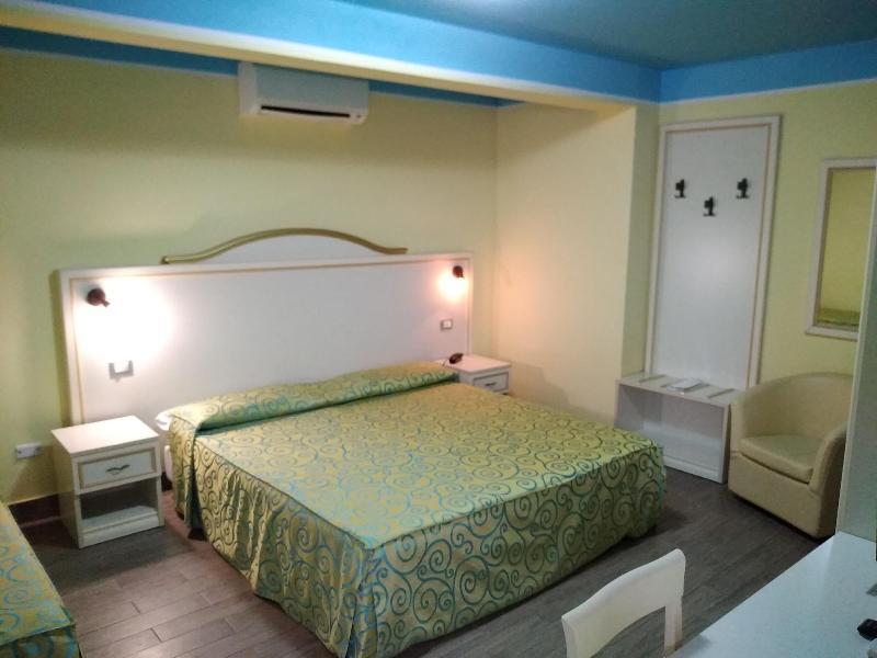 Hotel Villa Aurora Latina Exterior photo