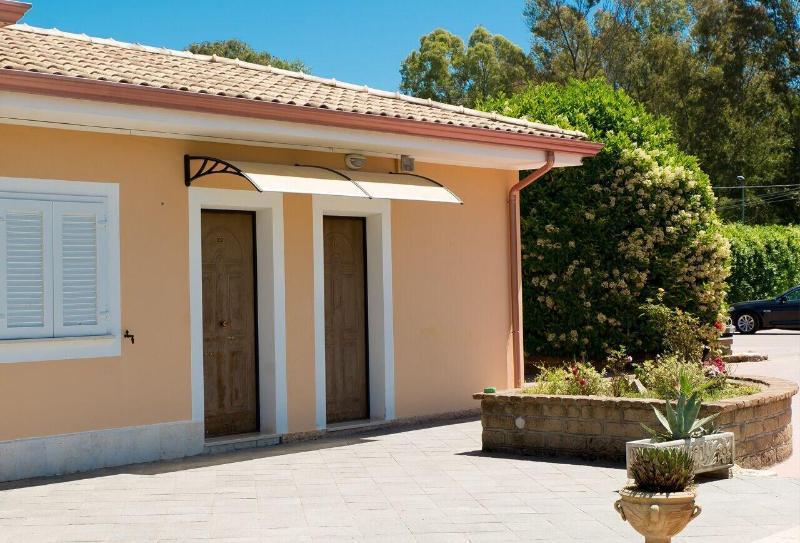 Hotel Villa Aurora Latina Exterior photo