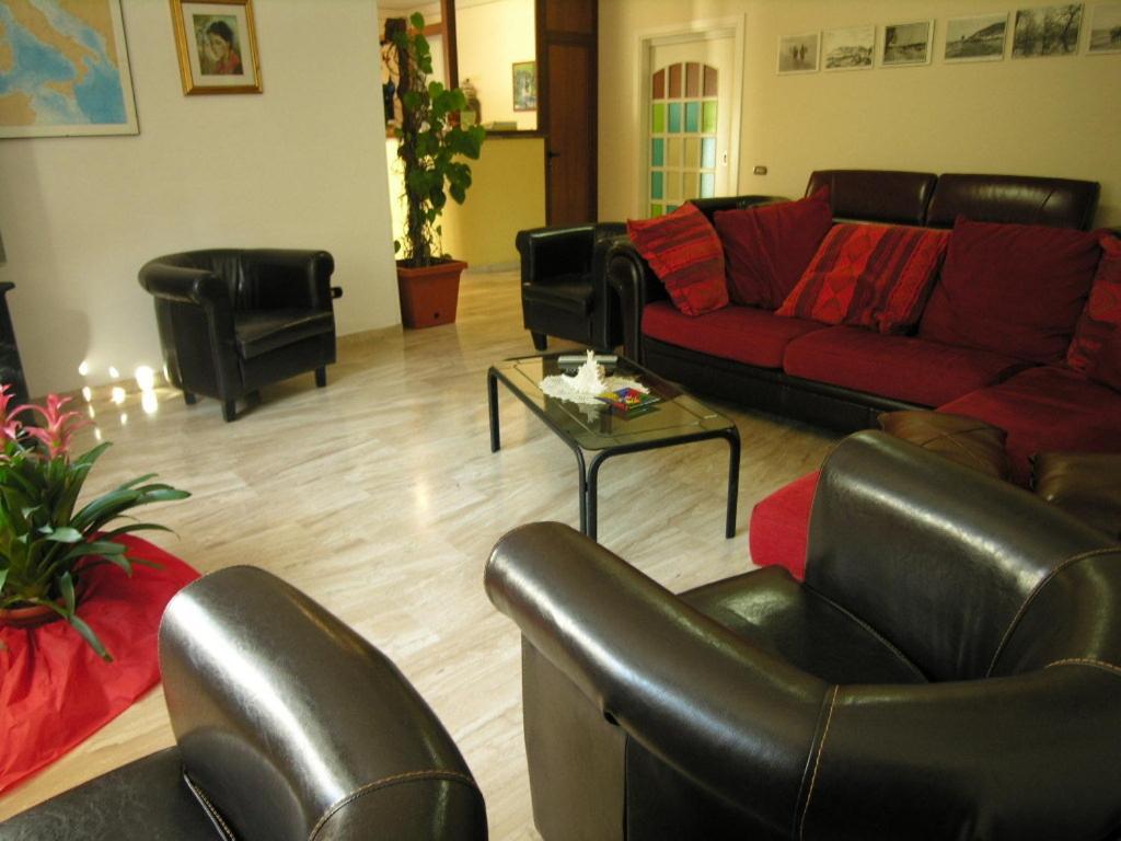 Hotel Villa Aurora Latina Exterior photo