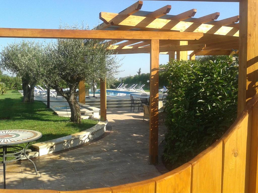Hotel Villa Aurora Latina Exterior photo